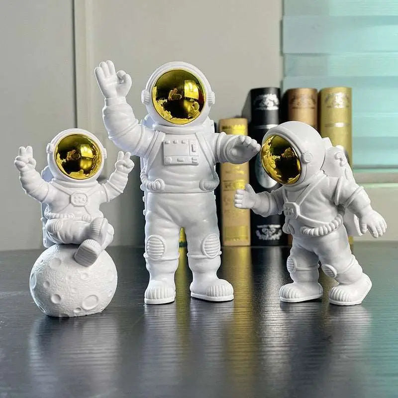 3 Piece Astronaut Figurines Decors