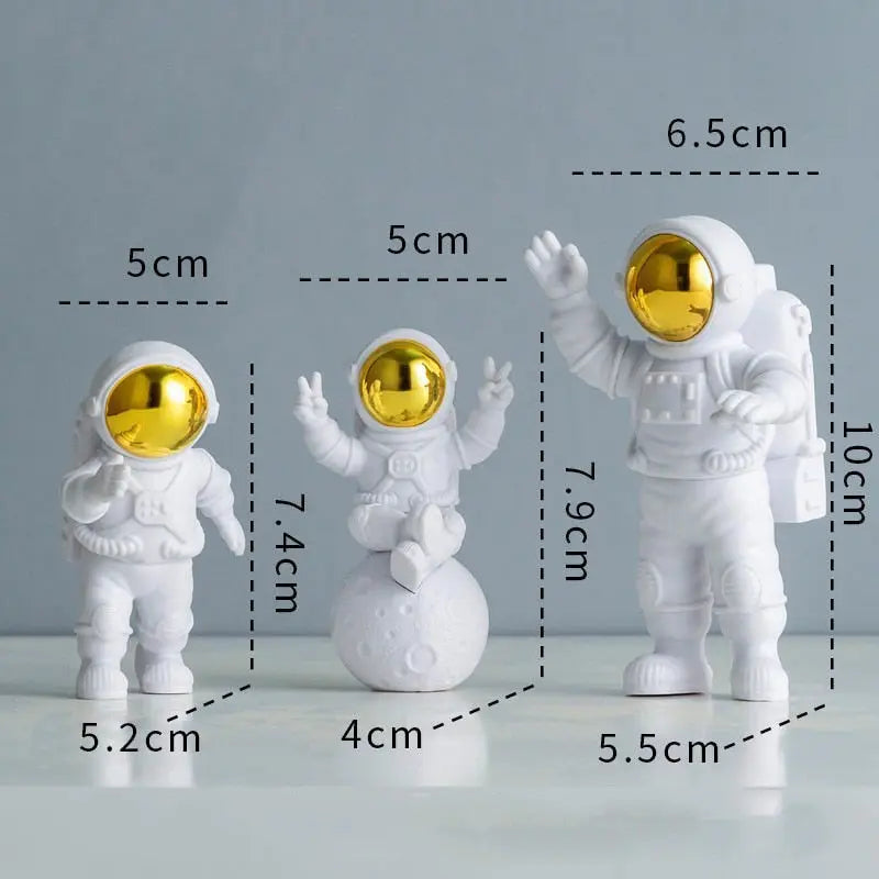 3 Piece Astronaut Figurines Decors A CheckBox