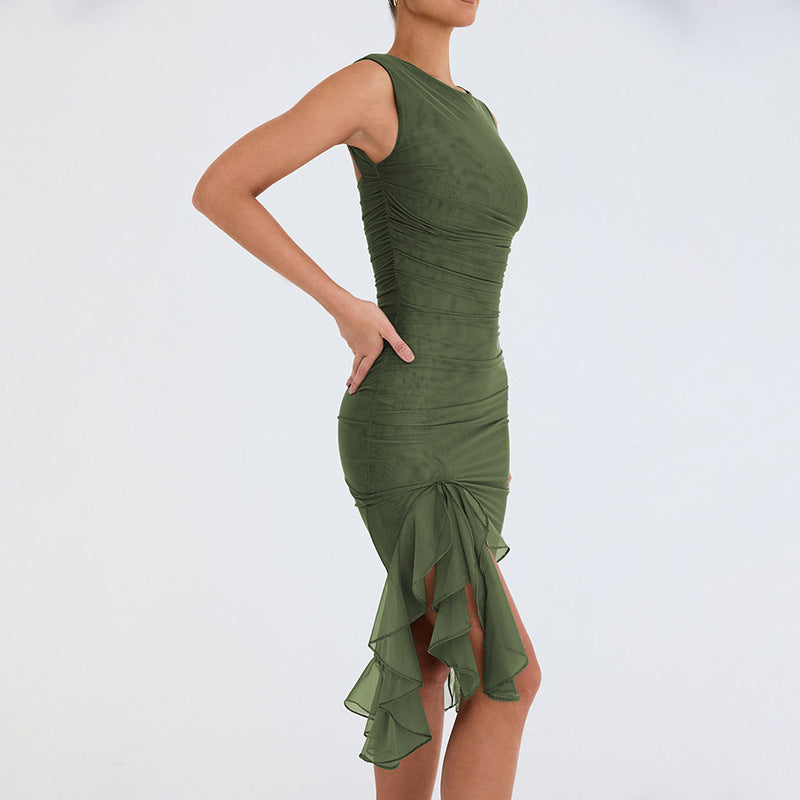 Stylish Sleeveless Chic in Slim Fit Design