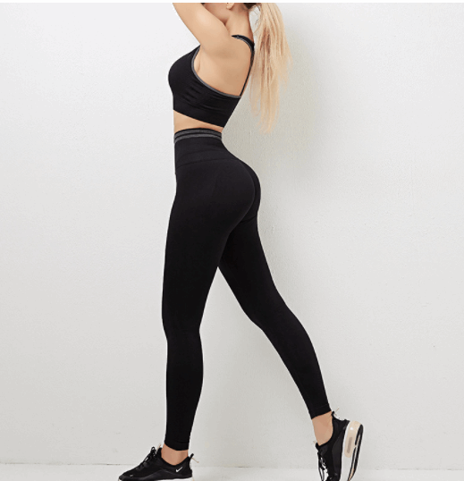 Chafe-Free Activewear Seamless Comfort in Yoga Fitness Set