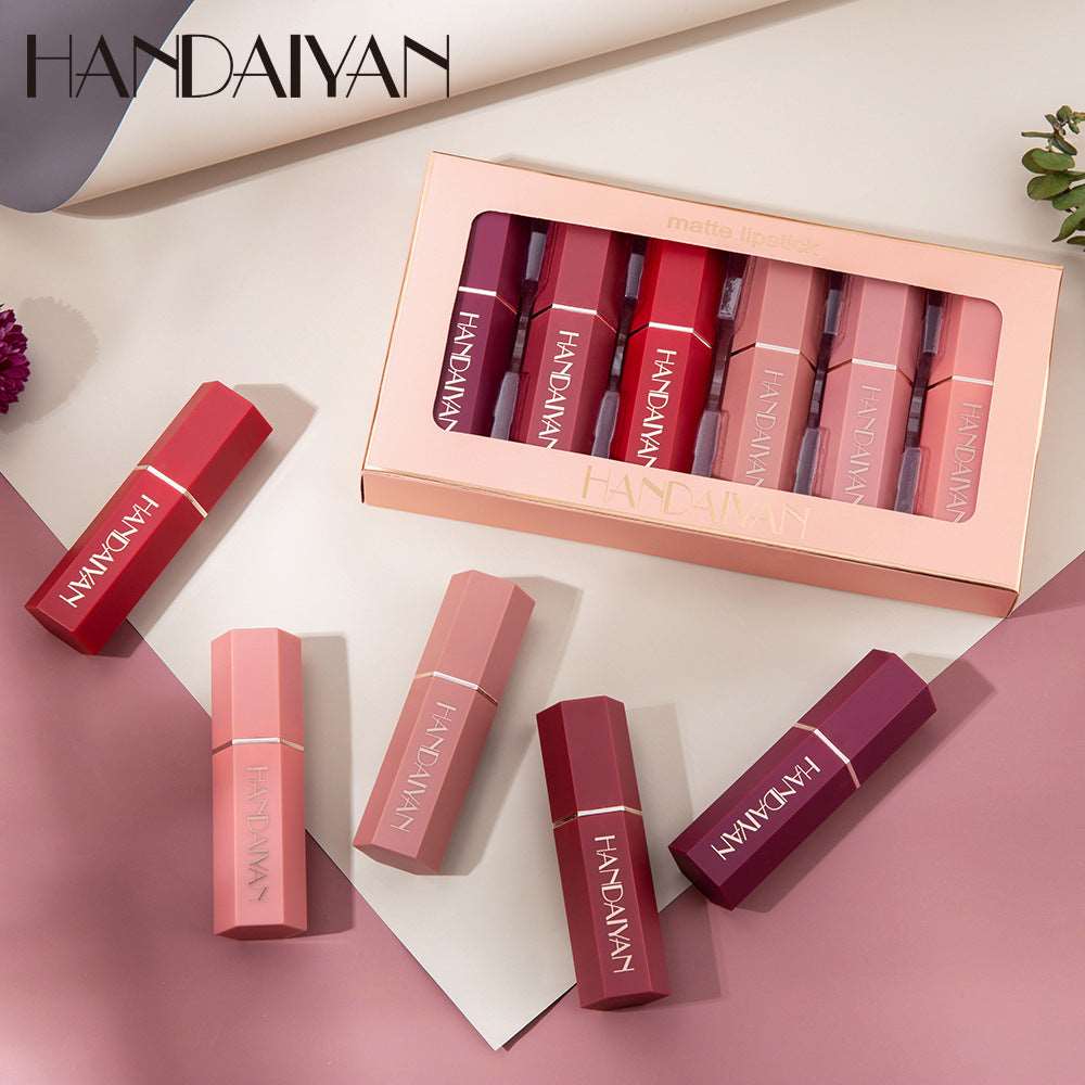 Matte lipstick with lasting comfort, Comfortable and refined lipstick