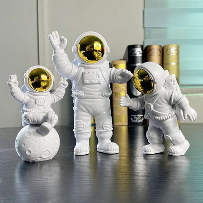 3 Piece Astronaut Figurines Decors 